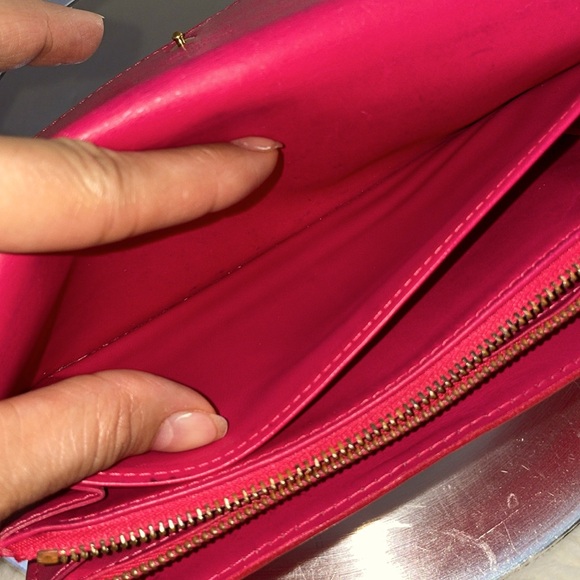 LOUIS VUITTON Monogram Vernis Sarah Wallet Envelope Red Leather - Picture 10 of 17